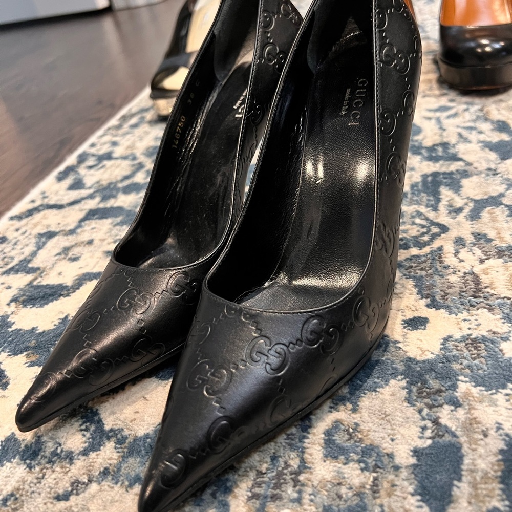 Gucci size 36 black